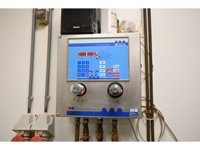 Kombimix - fb10-24 automatic - waterdoseer apparaat inclusief makombi bkm 75 chiller - afbeelding 1 van  5