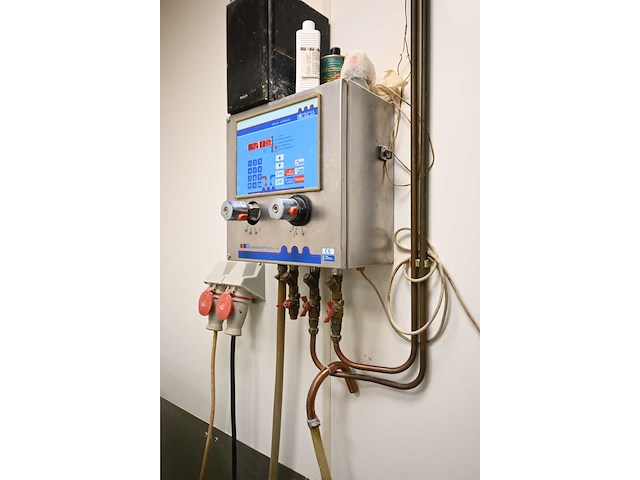 Kombimix - fb10-24 automatic - waterdoseer apparaat inclusief makombi bkm 75 chiller - afbeelding 2 van  5