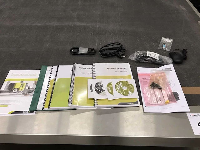 Kongsberg c esko snijplotter - afbeelding 7 van  22
