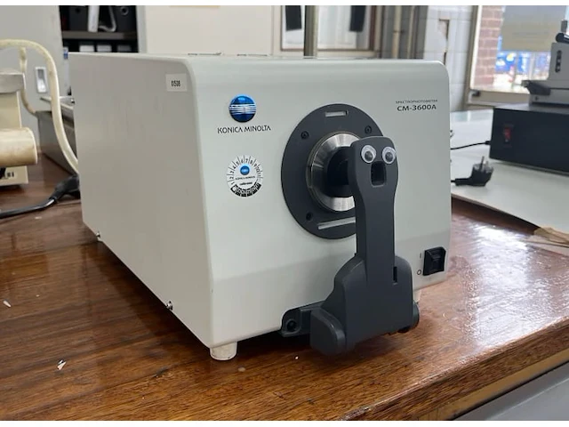 Konica minolta cm-3600 a spetrofotometer - afbeelding 1 van  4