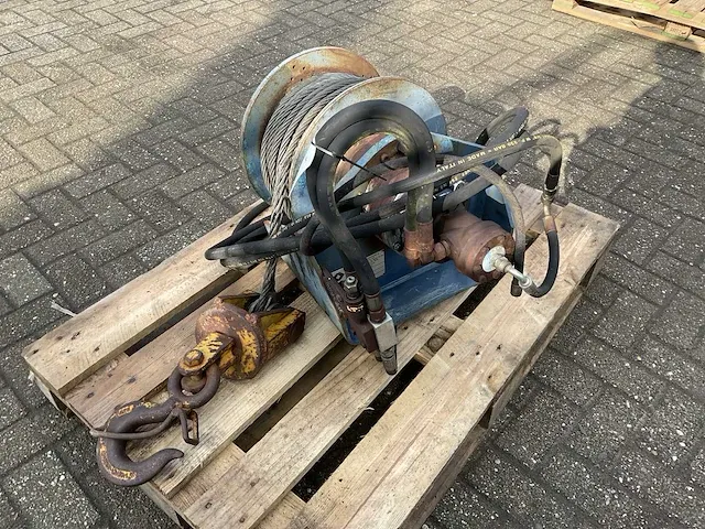 Koning brevini vtf2500/2 hydraulische kabellier - afbeelding 1 van  6