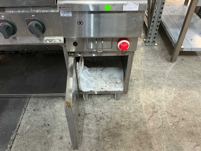 Kookwand met friteuse, gasfornuis (bakplaat en lavagrill) - afbeelding 5 van  18