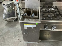 Kookwand met friteuse, gasfornuis (bakplaat en lavagrill) - afbeelding 8 van  18