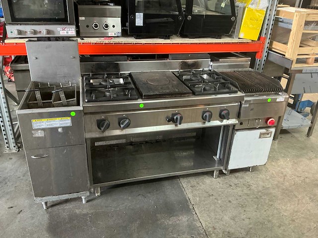 Kookwand met friteuse, gasfornuis (bakplaat en lavagrill) - afbeelding 11 van  18