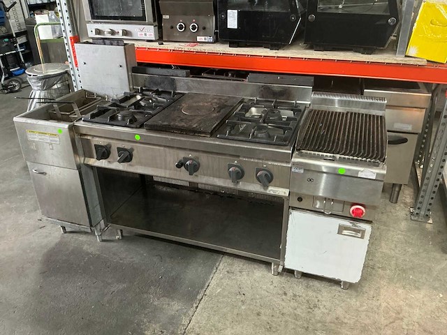 Kookwand met friteuse, gasfornuis (bakplaat en lavagrill) - afbeelding 13 van  18