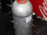 Koolzuurfles deels gevuld. - afbeelding 2 van  2