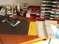 Koop kantoormaterialen, waaronder brievenbakjes, schrijfgerei, perforatoren, enz. - afbeelding 5 van  5