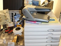 Koop kantoormaterialen w.o. schrijfgerei, brievenbakjes, perforator nietmachine etc. - afbeelding 3 van  3