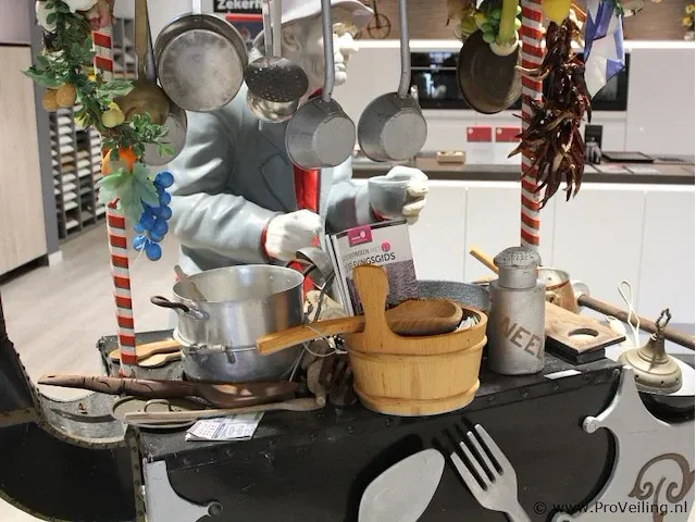 Koopman met handkar retro - afbeelding 4 van  12