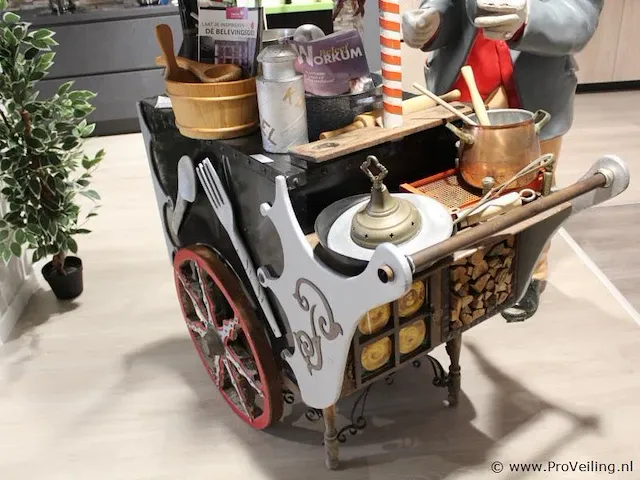 Koopman met handkar retro - afbeelding 11 van  12