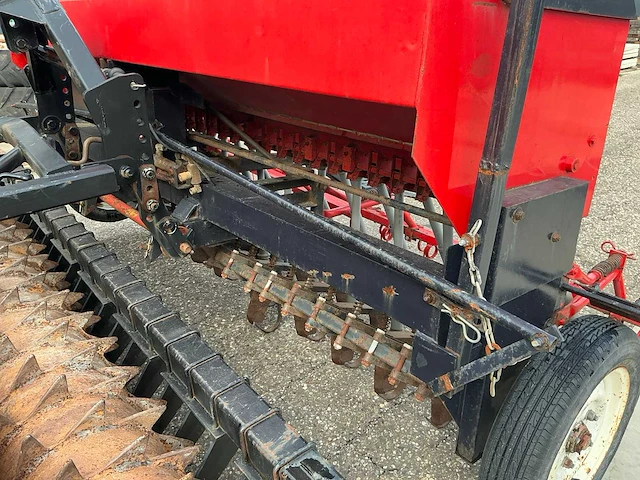 Kopeg met zaaimachine - afbeelding 25 van  34