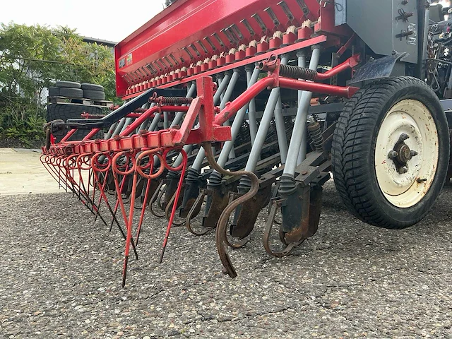 Kopeg met zaaimachine - afbeelding 32 van  34