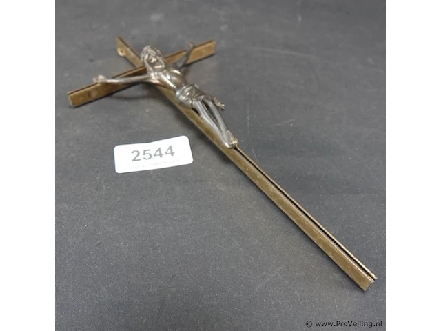 Koperen crucifix met bronzen corpus - afbeelding 1 van  5