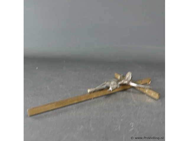 Koperen crucifix met bronzen corpus - afbeelding 3 van  5