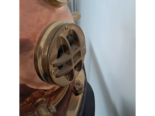 Koperen duikershelm met messing details - afbeelding 4 van  21