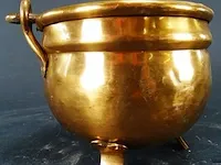 Koperen ketel op poten en met hengsel - afbeelding 4 van  5
