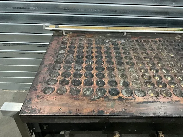 Koperen poffertjesplaat gas 250 dops - afbeelding 12 van  16