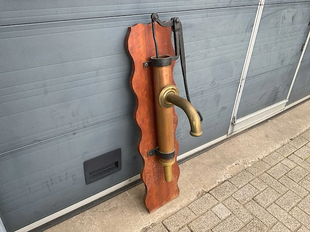 Koperen waterpomp - afbeelding 3 van  9