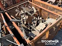 Kopspindels in gitterbox - afbeelding 3 van  3