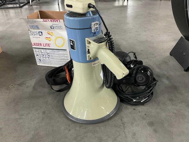 Koptelefoons, oortjes en megafoon - afbeelding 7 van  7