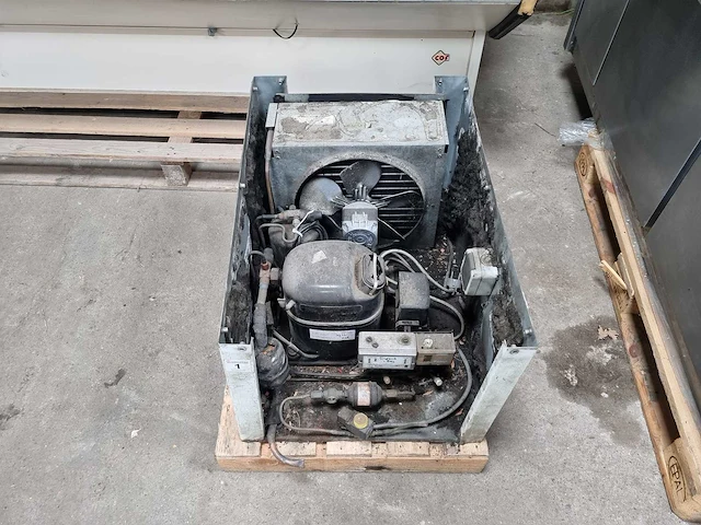Kor - koelvitrine inclusief externe motor - afbeelding 4 van  4