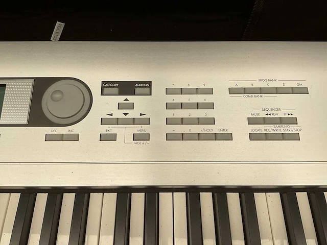 Korg triton le music workstation - afbeelding 4 van  8
