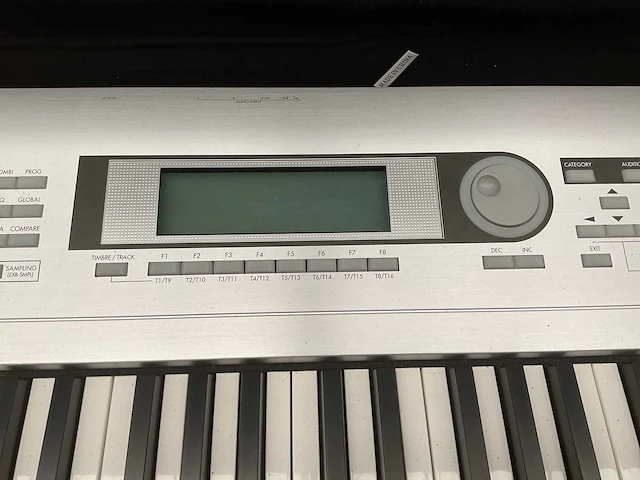 Korg triton le music workstation - afbeelding 5 van  8
