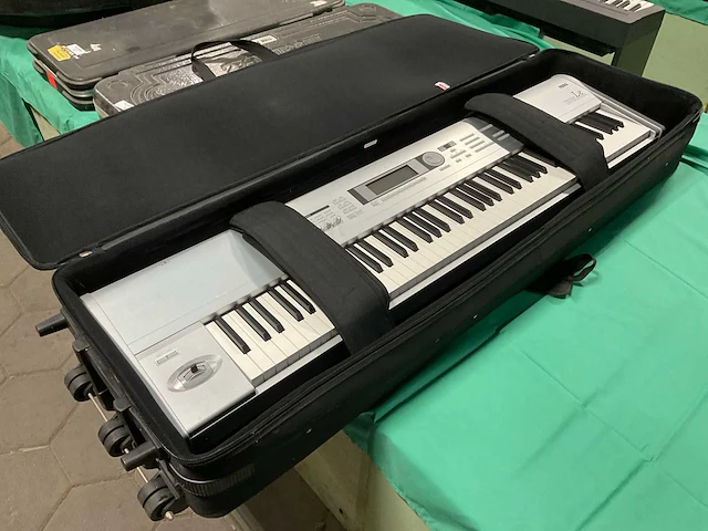 Korg triton le88 piano - afbeelding 2 van  11
