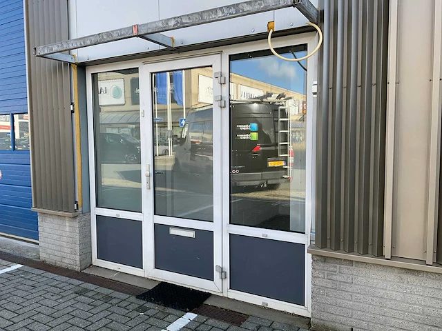 Kozijn met deur - afbeelding 1 van  11