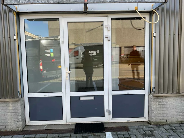 Kozijn met deur - afbeelding 2 van  11