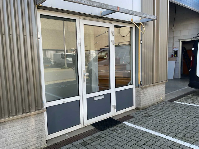 Kozijn met deur - afbeelding 3 van  11