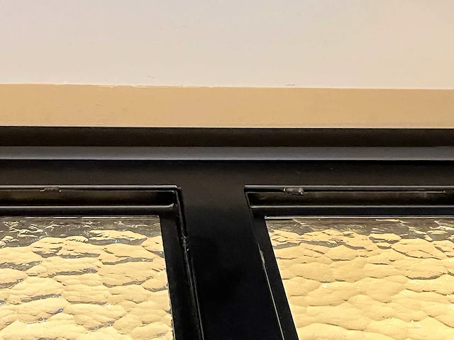 Kozijn metaal en glas "fitting room" - afbeelding 5 van  6