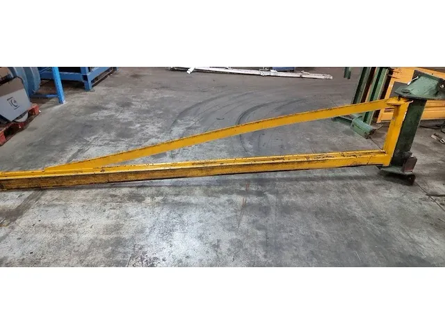 Kr5 wandzwenkkraan ± 250kg armlengte 4000 mm - afbeelding 1 van  6