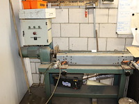 Kraalbank kassner met diverse hulpstukken. - afbeelding 1 van  5