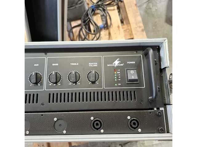 Krachtsroom verdeelkast en diverse elektronica, o.a. keraf/monacor - afbeelding 18 van  29