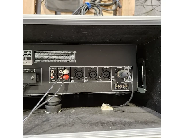 Krachtsroom verdeelkast en diverse elektronica, o.a. keraf/monacor - afbeelding 22 van  29