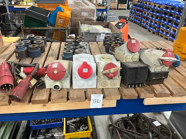 Krachtstroom schakelmateriaal - afbeelding 1 van  4