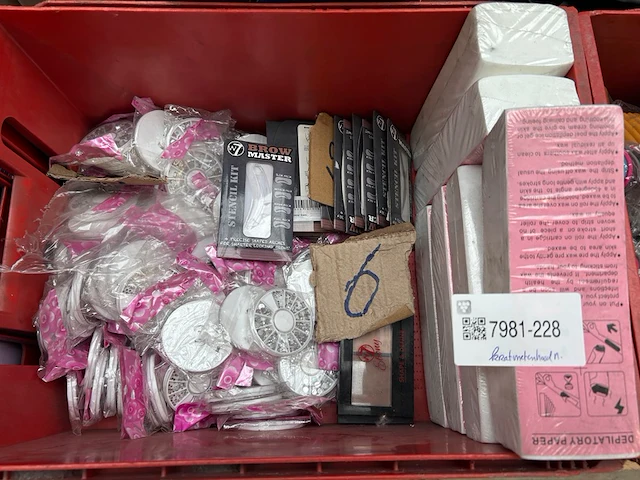 Krat make-up artikelen - afbeelding 2 van  6