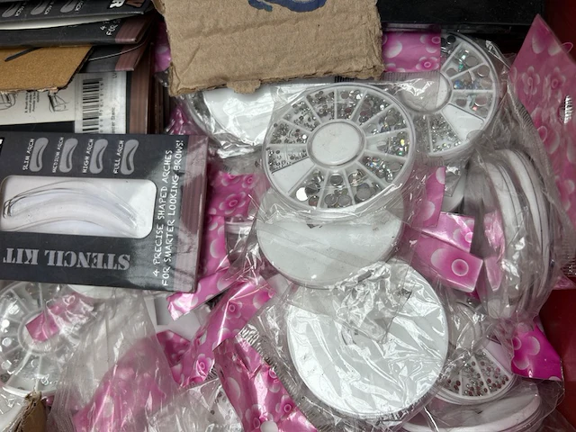 Krat make-up artikelen - afbeelding 3 van  6