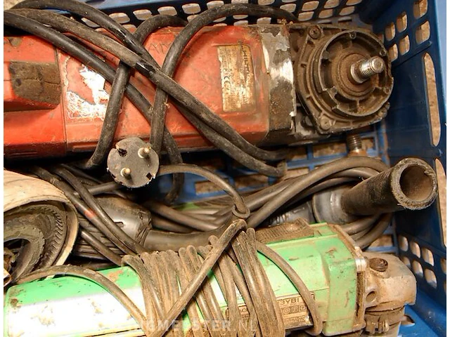 Krat met 6 stuks defecte elektrische gereedschappen - afbeelding 2 van  2