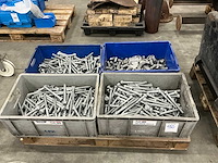 Krat met bevestigingsmateriaal (4x) - afbeelding 1 van  10