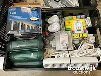 Krat met dimmers en verdeeldozen - afbeelding 1 van  3