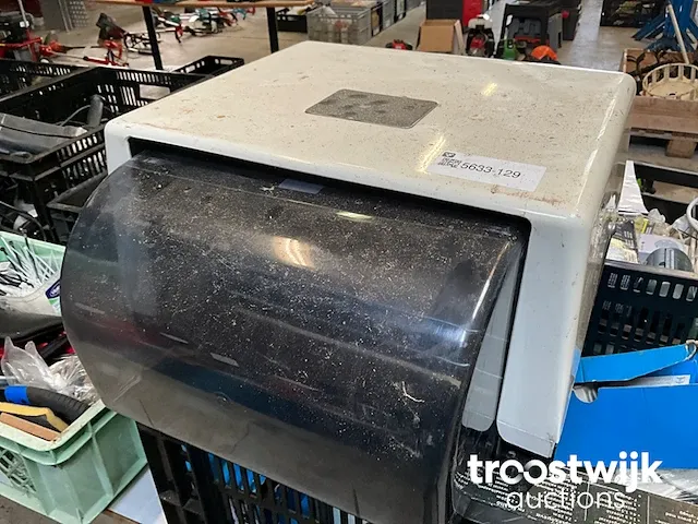 Krat met dimmers en verdeeldozen - afbeelding 3 van  3