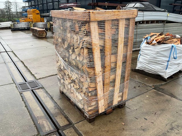 Krat met haardhout (1,50 m3) - afbeelding 2 van  4