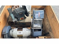 Krat met polijstmachine en apparaten - afbeelding 4 van  4