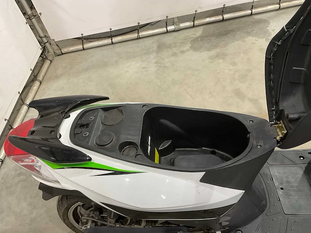 Kreidler - msg - elektrische scooter - afbeelding 14 van  15