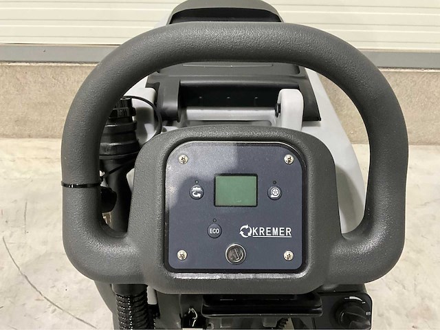 Kremer - 2025 - kr-fl50a - zelfrijdende veegmachine - afbeelding 12 van  17