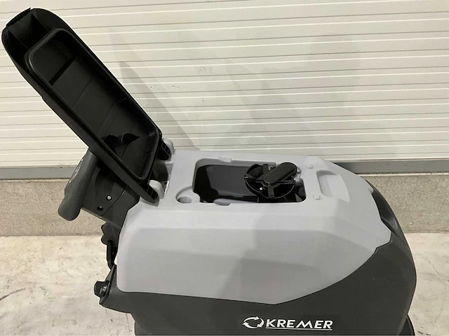 Kremer - 2025 - kr-fl50a - zelfrijdende veegmachine - afbeelding 2 van  17
