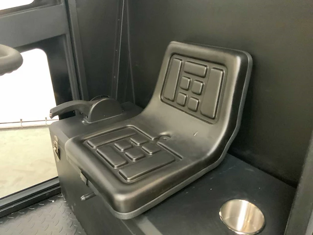 Kremer - 2025 - krs100 - straatveegmachine - afbeelding 6 van  25