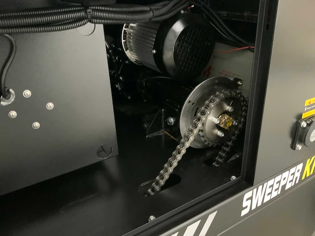 Kremer - 2025 - krs100 - straatveegmachine - afbeelding 13 van  25